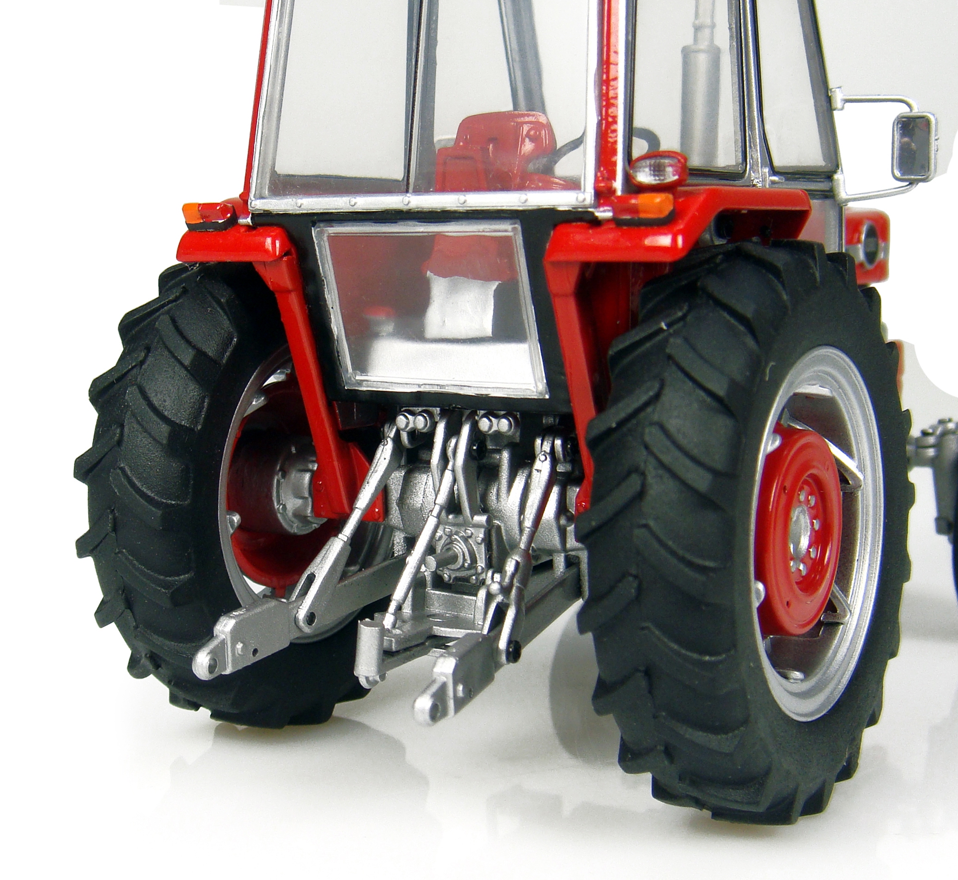 Tracteur Massey Ferguson 1080 fabriqués à Beauvais entre 1970 et 1977.