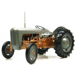 Universal Hobbies 1:16 scale Ferguson FE35 tractor Diecast Replica UH2986