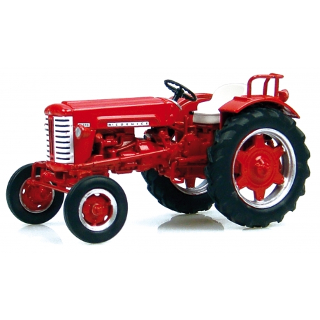 TRACTEUR IH MC CORMICK F270 - 1964