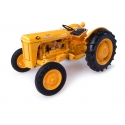 Tracteur Massey Harris Ferguson 202 Work Bull à l'échelle 1:32 Universal Hobbies UH4990