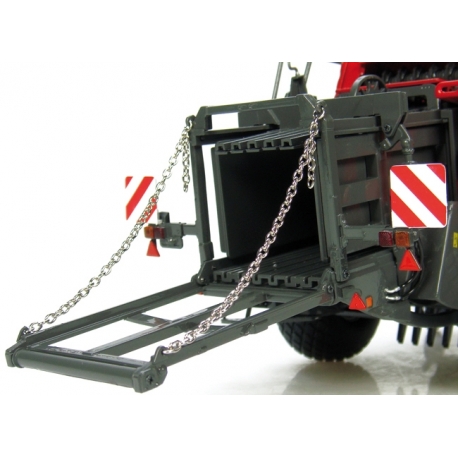 Presse à Balles Rectangulaire Massey Ferguson 224 - Universal Hobbies 1/32