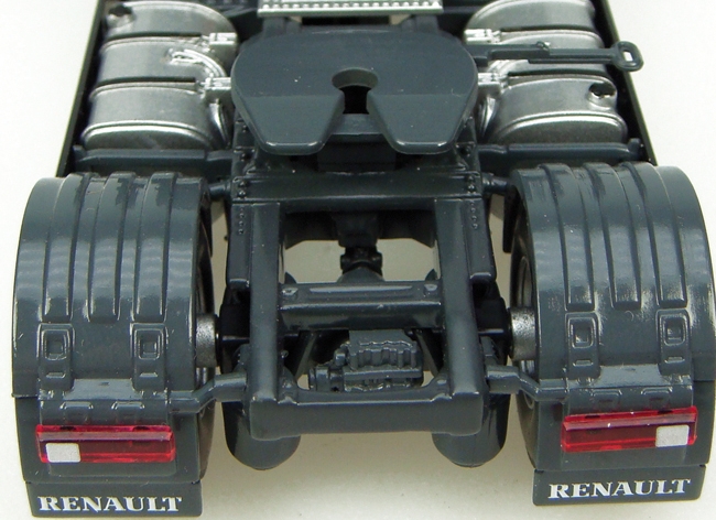 RENAULT MAGNUM 500 AE - NOIR Fabriqué par Universal Hobbies