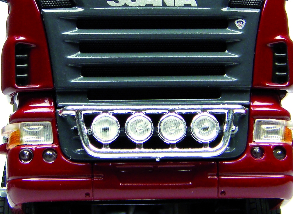 SCANIA R620 ROUGE - UNIVERSAL HOBBIES