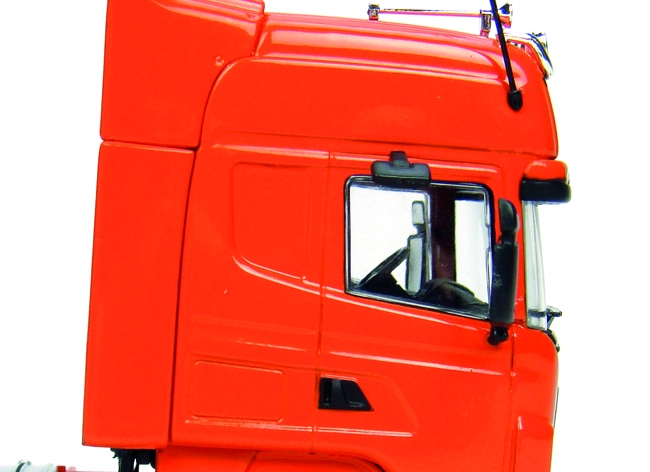 SCANIA R620 ROUGE - UNIVERSAL HOBBIES