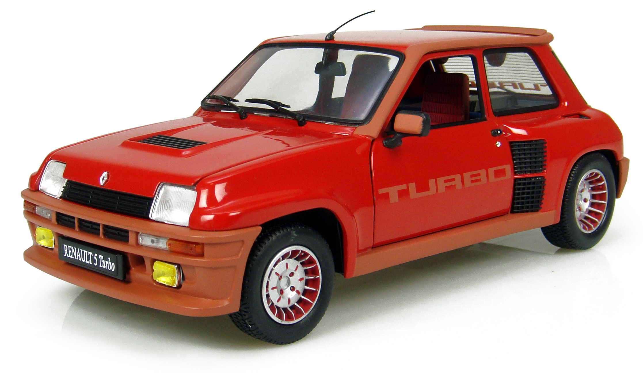 RENAULT 5 TURBO ROUGE - UNIVERSAL HOBBIES