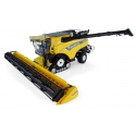 New Holland CR10.90 "Revelation" with tracks