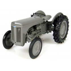 Tracteur Ferguson Tea 20 (1949) à l'échelle 1:16 Universal Hobbies UH2690