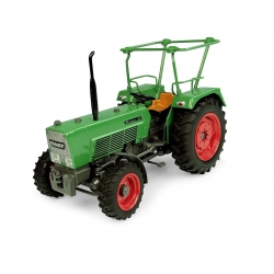Universal Hobbies 1:32 Scale Massey Ferguson 7726S Tractor Diecast Replica UH5305